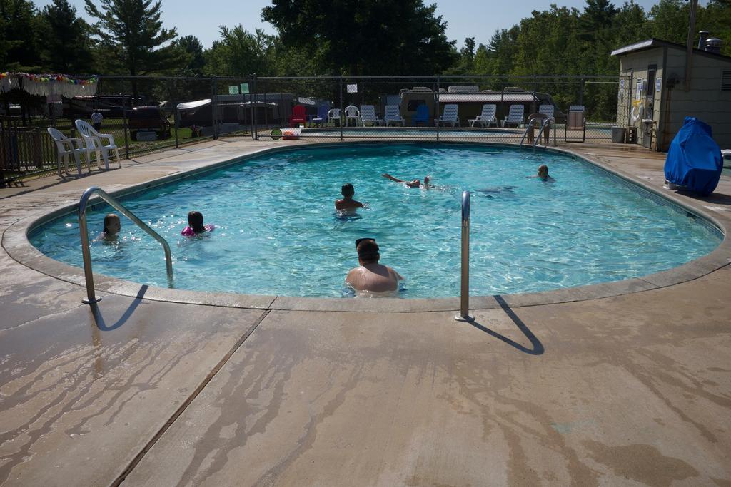 Tranquil Timbers Park Model 7 Hotel Sturgeon Bay Buitenkant foto